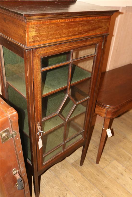 An Edwardian banded mahogany glazed bookcase W.61cm